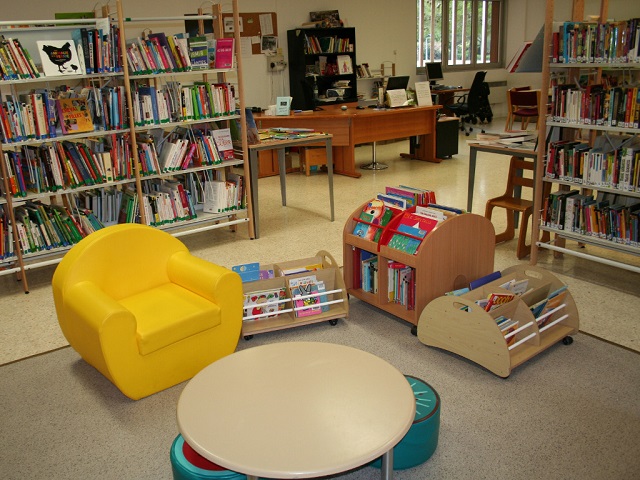 photography of the inside of the Canto Perdrix library